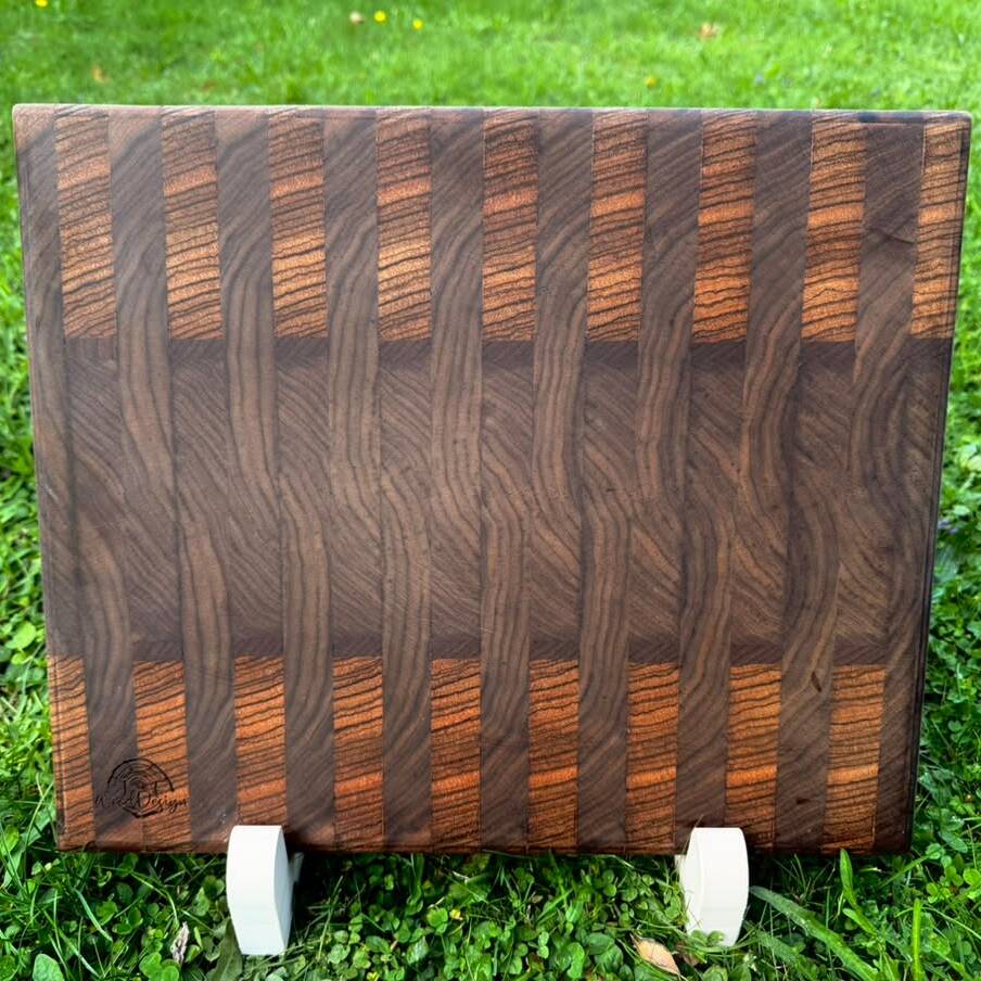Stirnholz Schneidebrett aus Nussbaum und Zebrano von jf_wooddesign