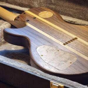 Gitarre aus Ami Nussbaum und Ahorn von Michael Schützmeier Rückseite