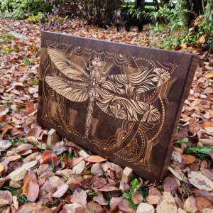 Stirnholz Schneidebrett aus Amerikanischem Nussbaum mit Kirschbaum Inlay von bernhard_loher_woodart